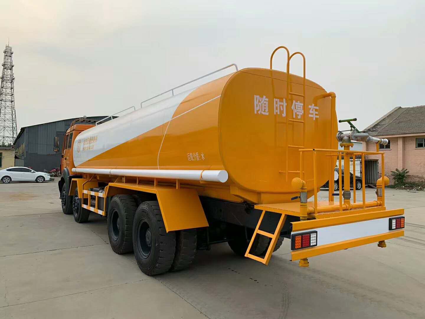 14年北奔28吨洒水车 - 坤宵二手洒水车